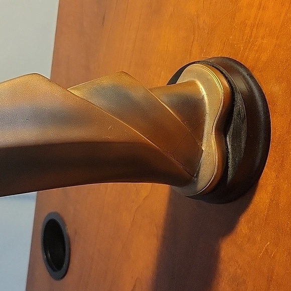 Elegant Bronze Couple With Baby Sculpture - Picture 4 of 10